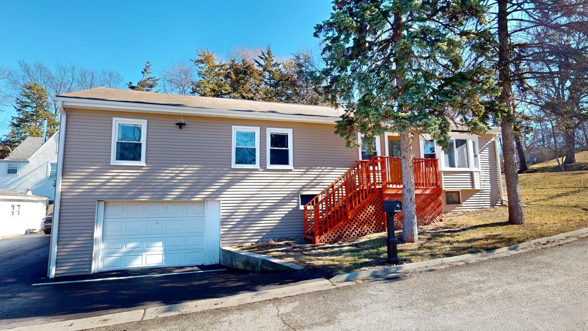 176 E Grand Avenue — Fox Lake, IL 60020