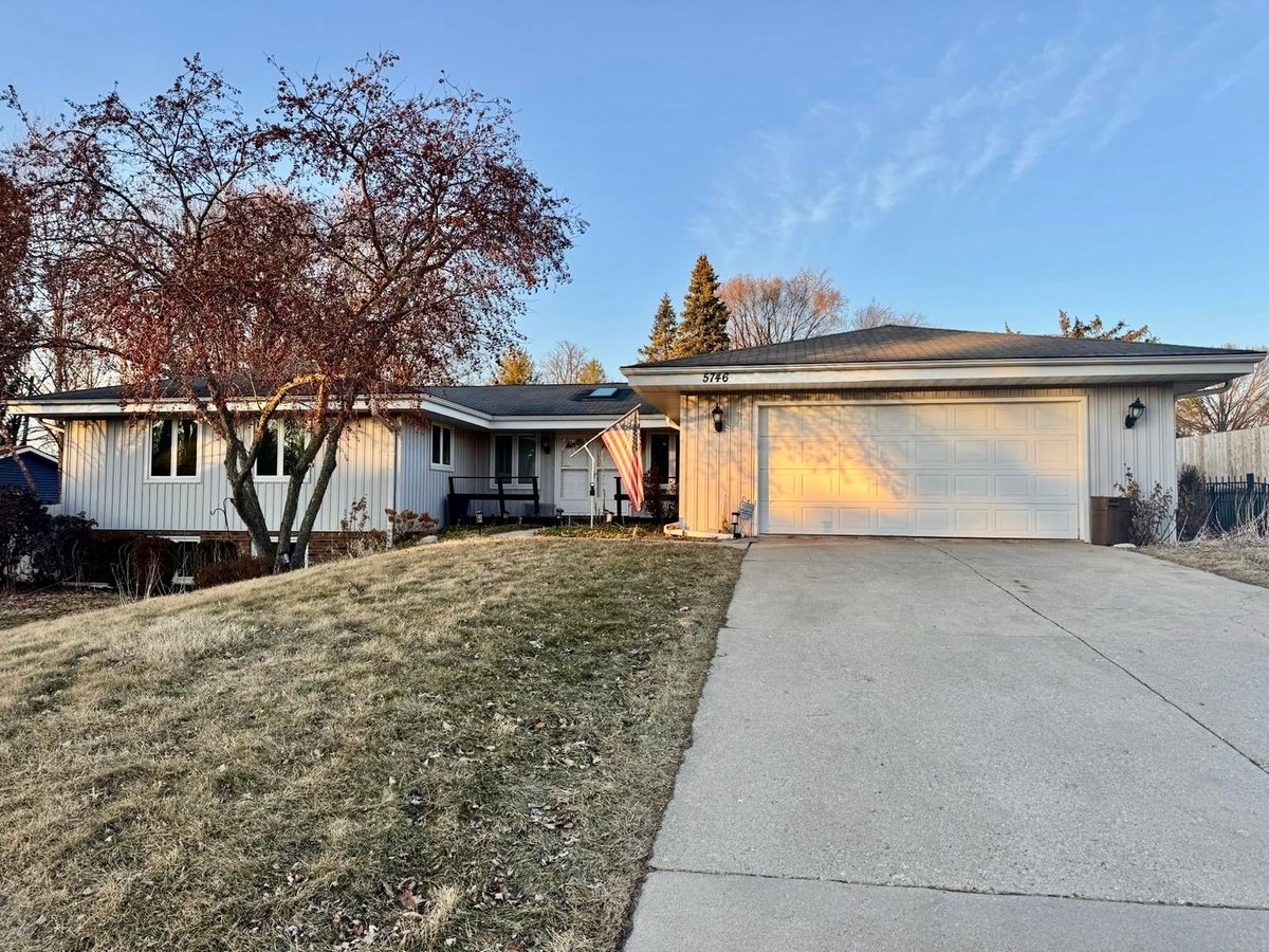 5746 BERWICK Place, Rockford, IL 61107