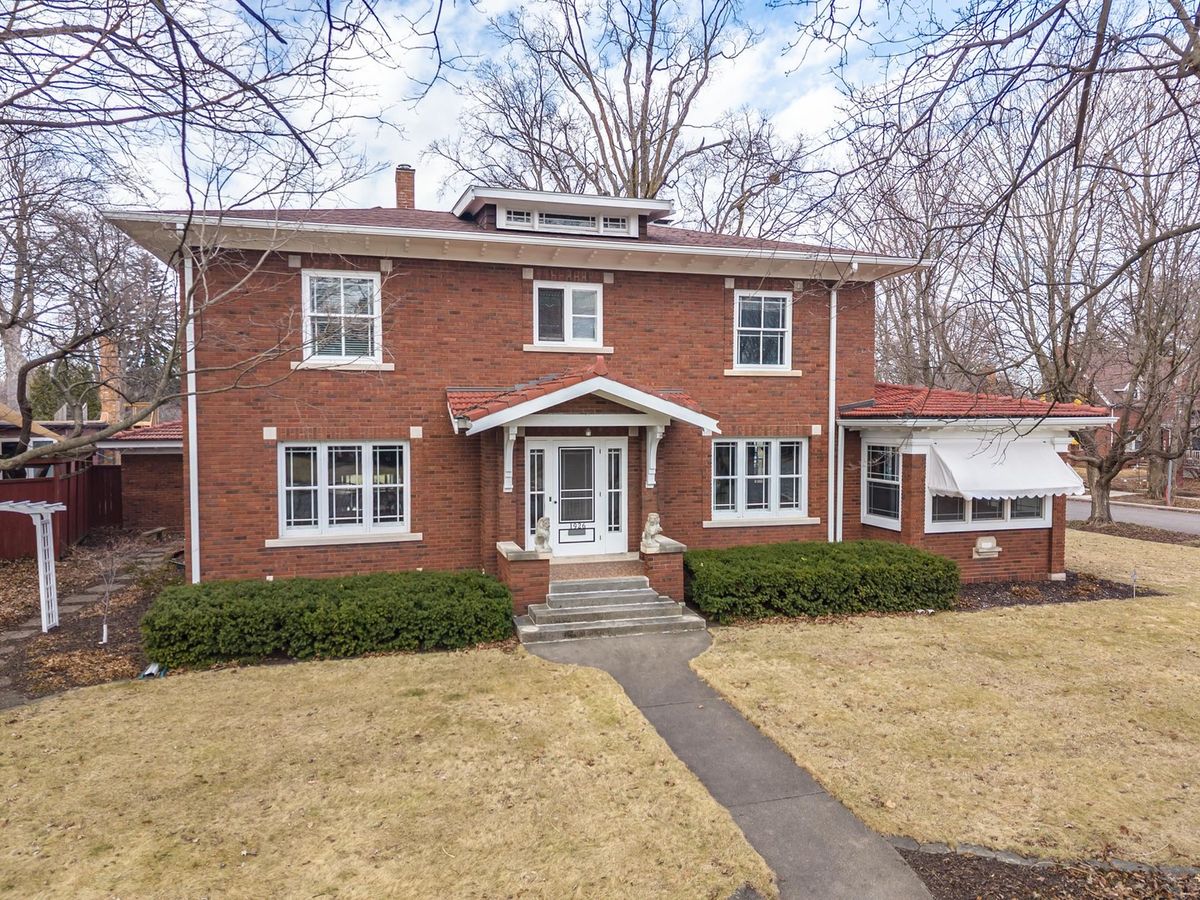 1926 Oakland Avenue, Bloomington, IL 61701