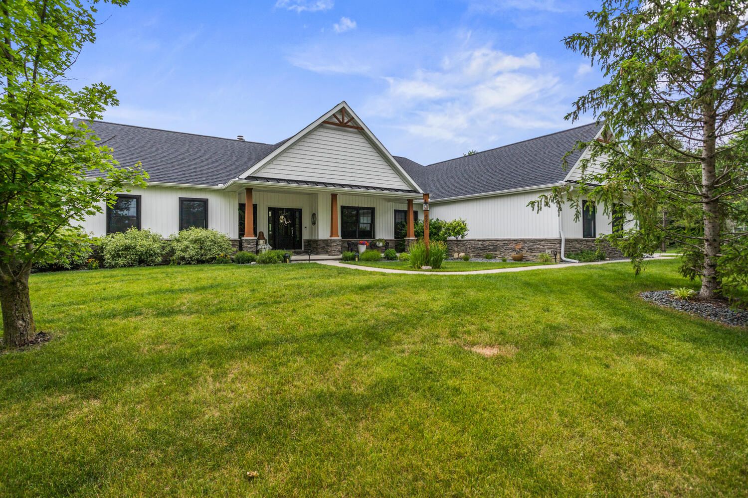 4203 Curtis Meadow Drive — Champaign, IL 61822