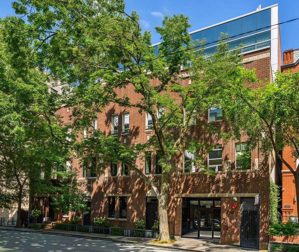 2035 Orleans Street, Chicago, IL 60614