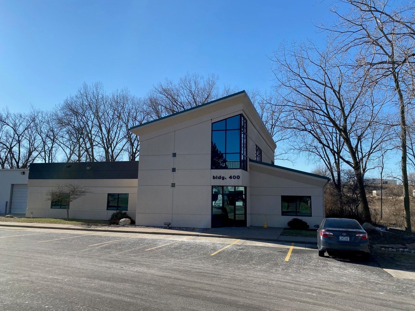 5000 Tremont Avenue #400-A — Davenport, IA 52807