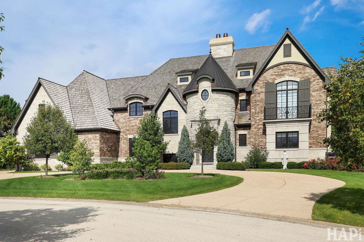 18 Enclave Court, South Barrington, IL 60010