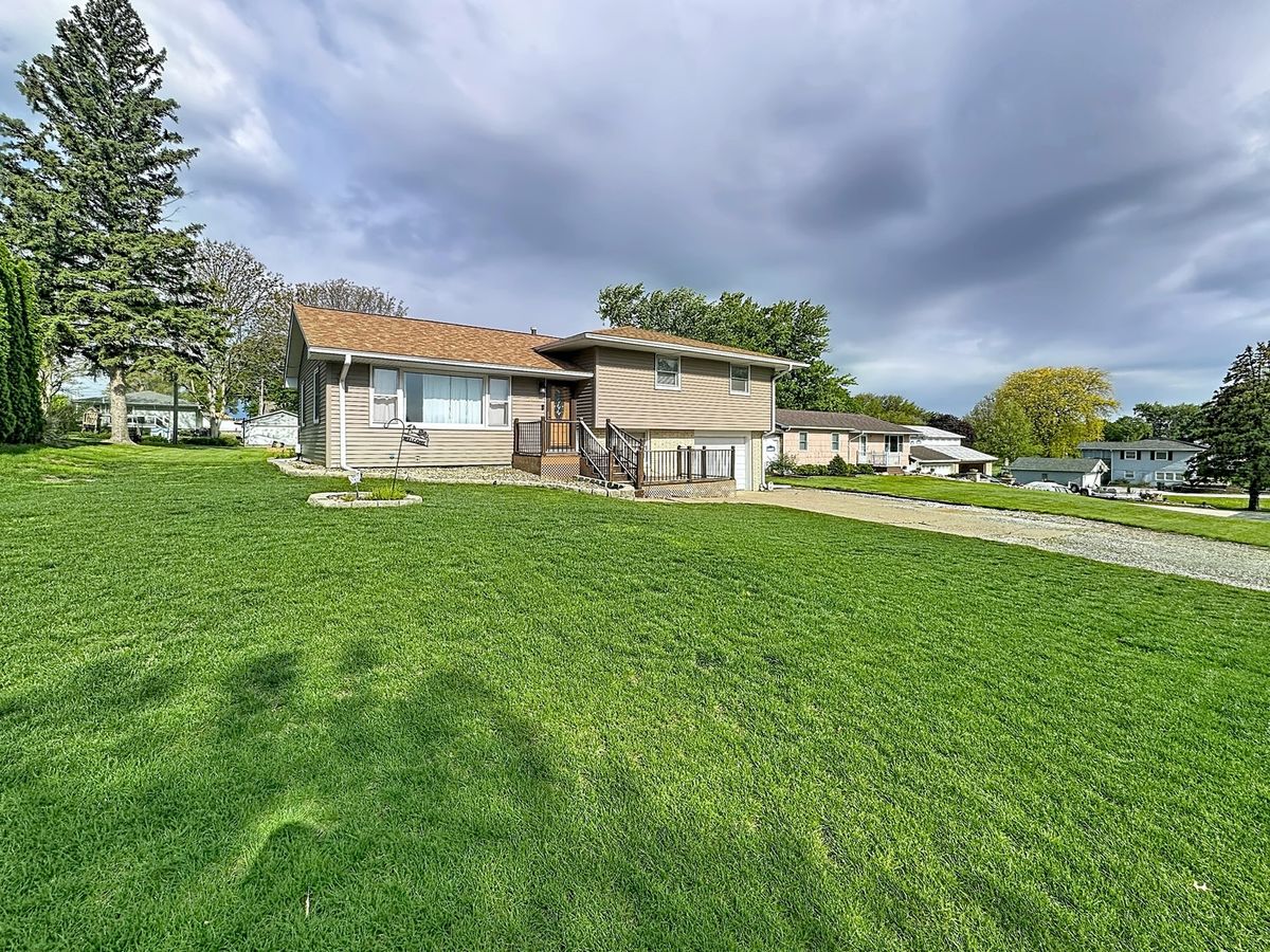 1420 7th Street, Orion, IL 61273