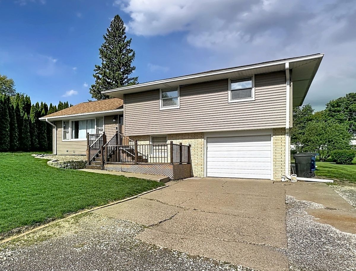 1420 7th Street, Orion, IL 61273