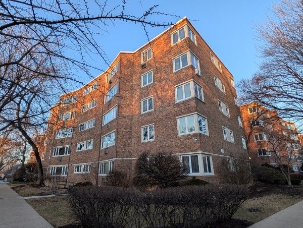 1960 W Hood Avenue #4D — Chicago, IL 60660
