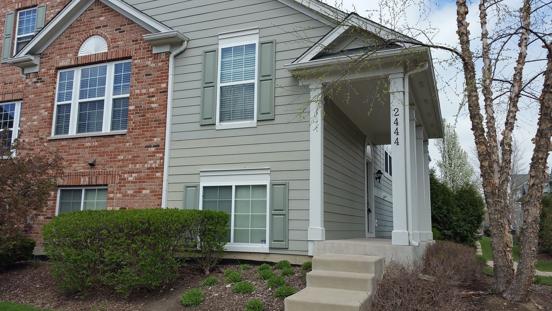 2444 Emily Lane #2444 — Elgin, IL 60124
