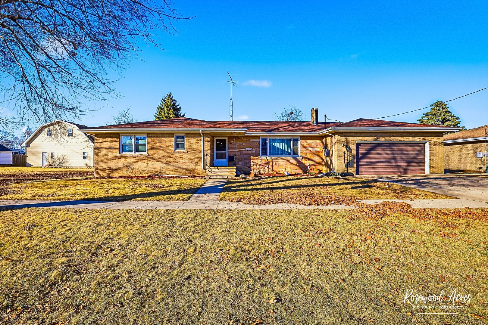 209 E 3rd Street — Aroma Park, IL 60910
