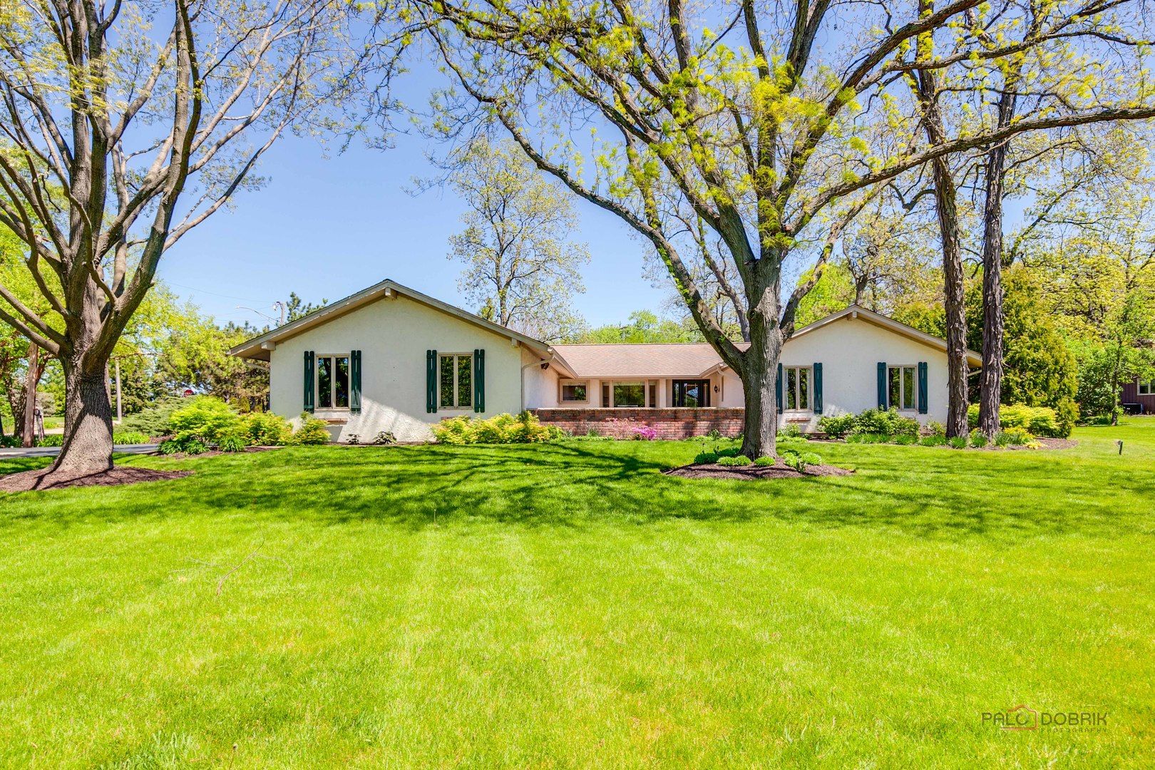 2 Acorn Drive — Hawthorn Woods, IL 60047