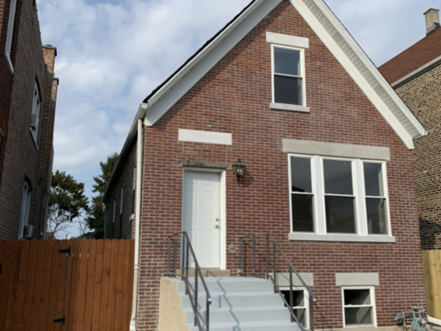 4834 W 24th Place — Cicero, IL 60804