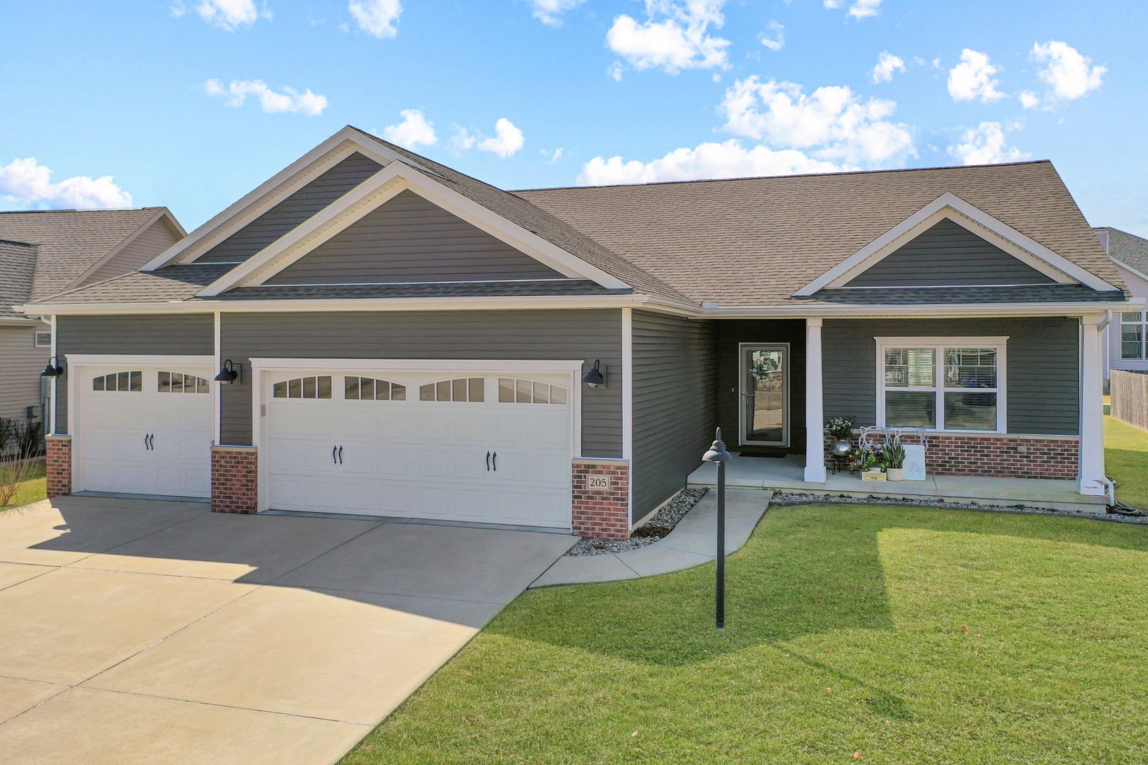 205 Potomac Avenue — Savoy, IL 61874