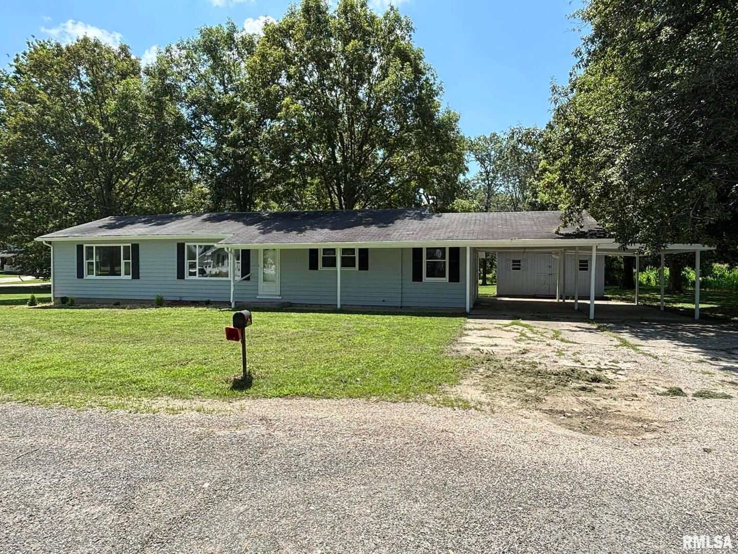 145 HICKORY Grove Street — Salem, IL 62881