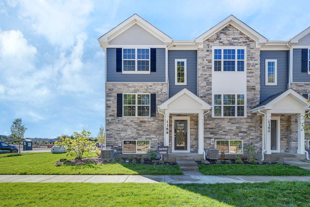 1330 Foxglove Drive — Bartlett, IL 60103