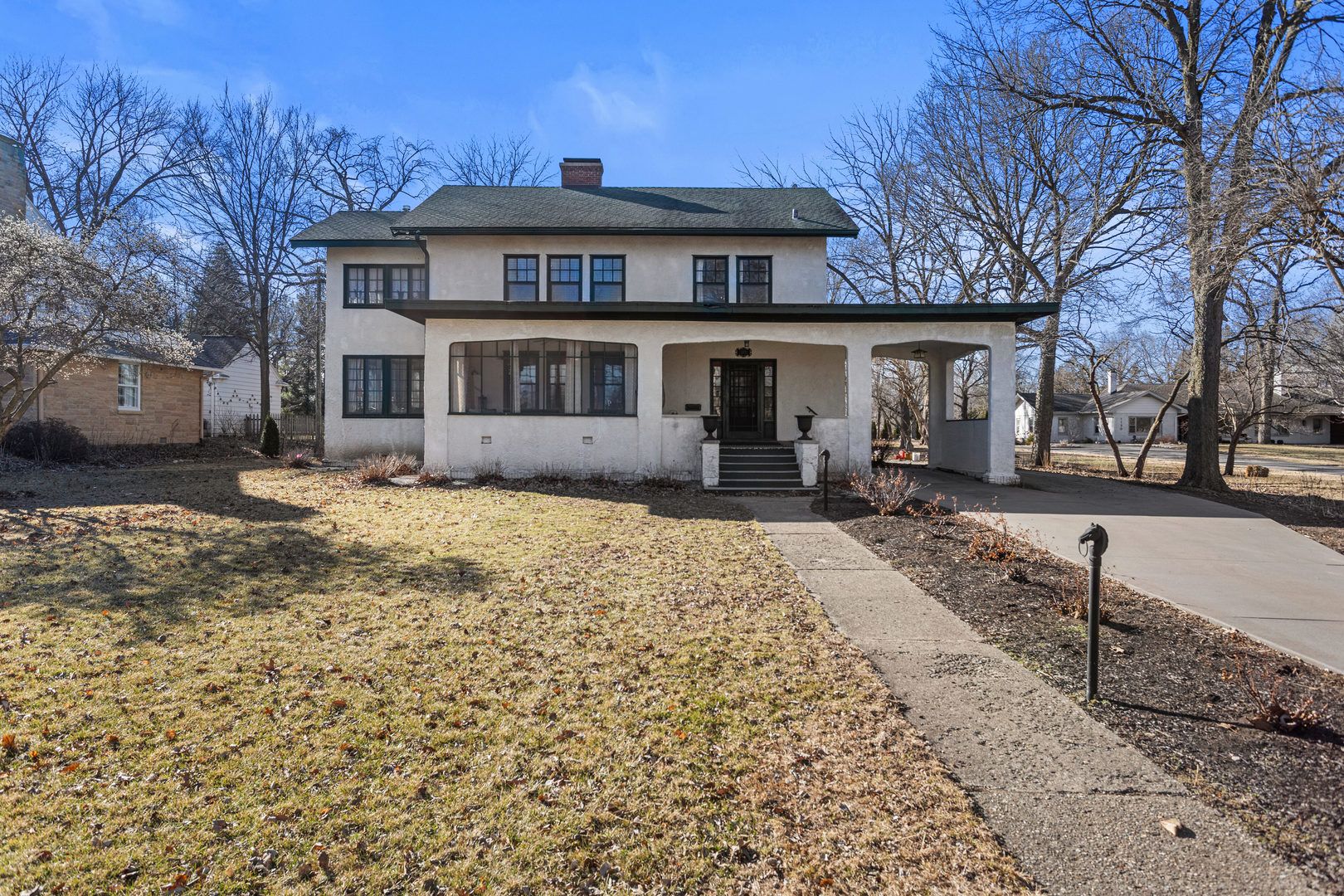1124 N State Street — Monticello, IL 61856
