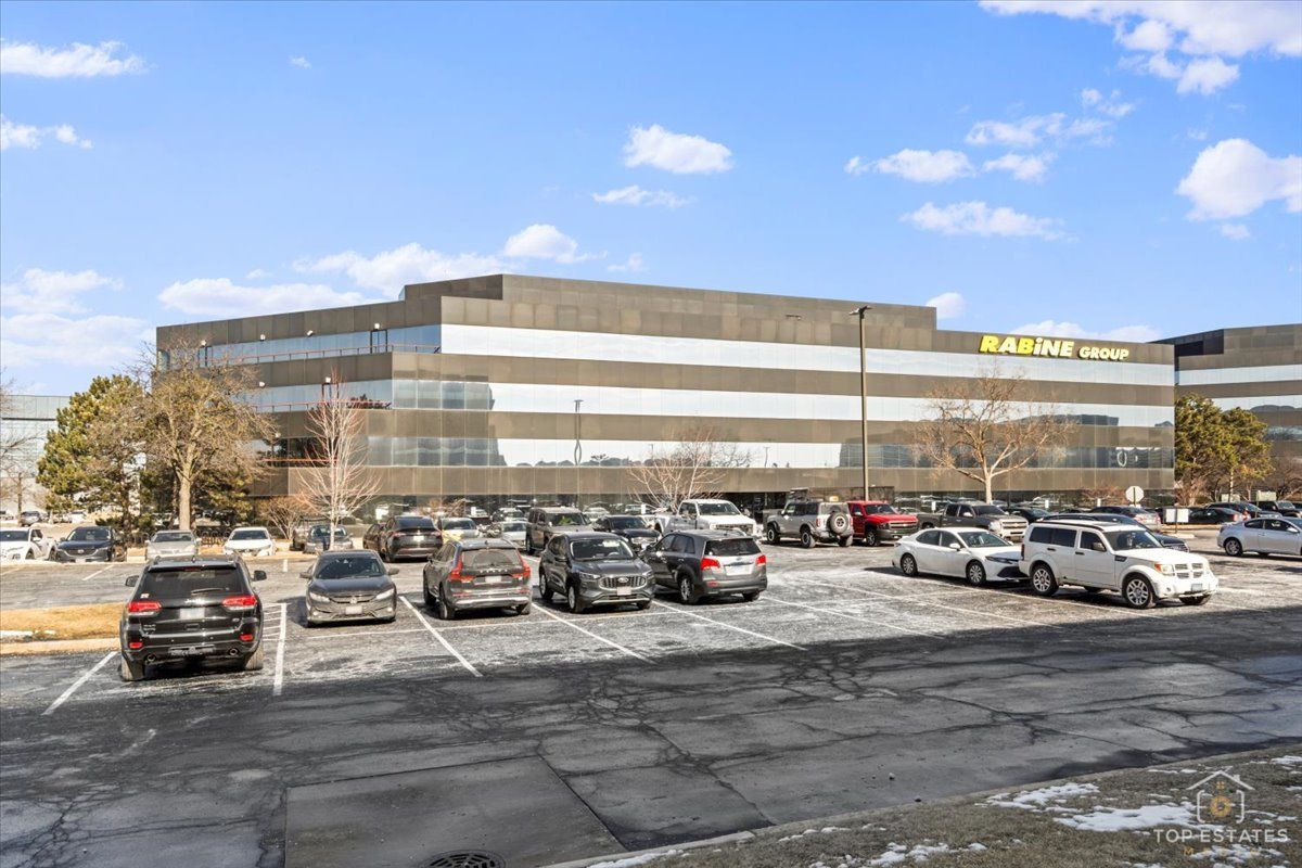900 National Parkway — Schaumburg, IL 60173