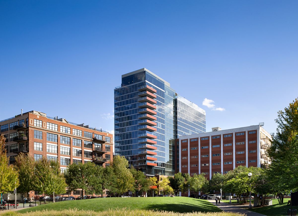 205 Peoria Street, Chicago, IL 60607