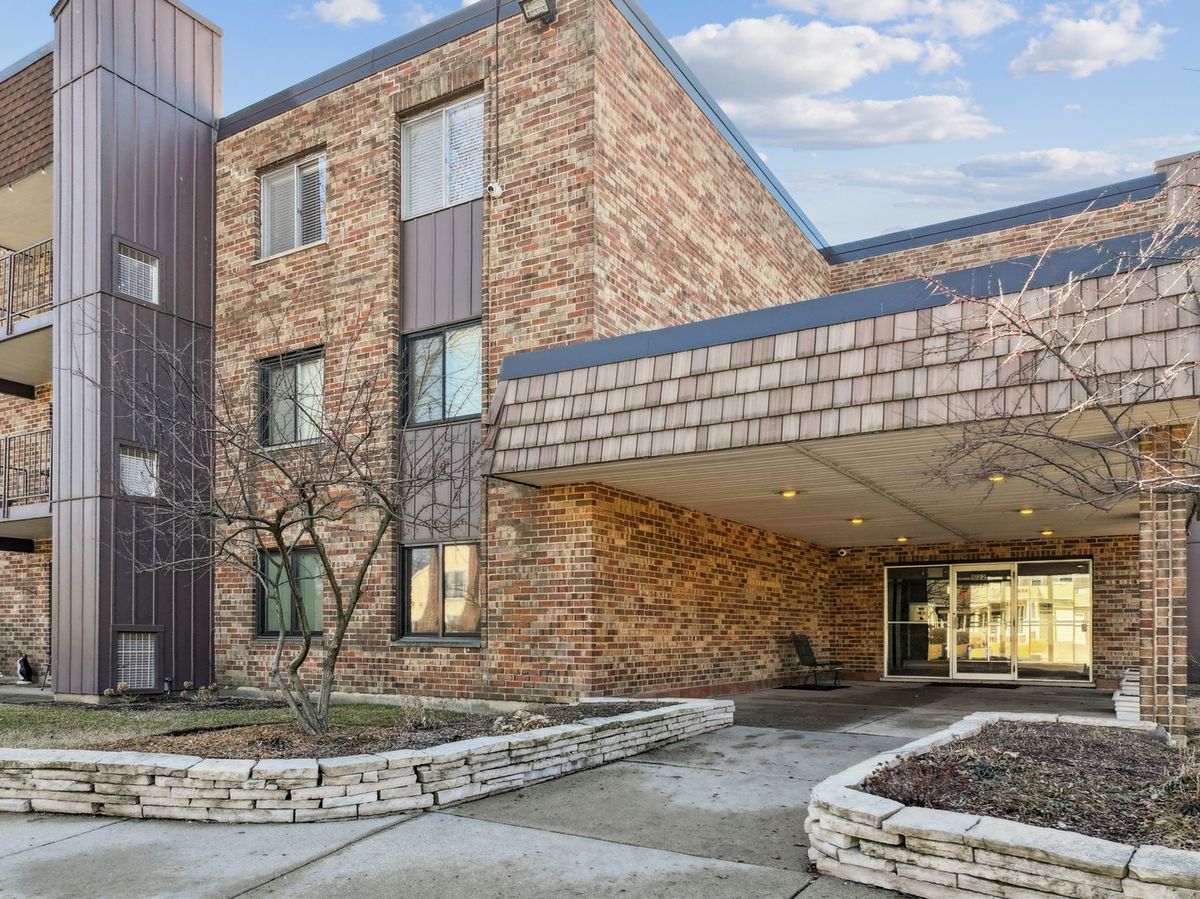 522 Algonquin Road, Schaumburg, IL 60173