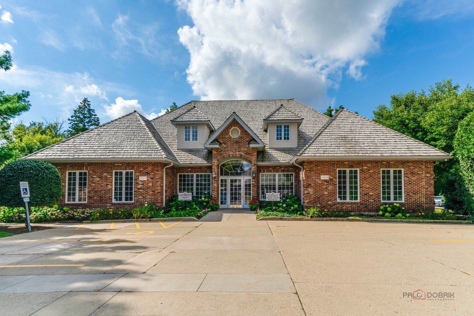 1017/1019 W Park Avenue — Libertyville, IL 60048