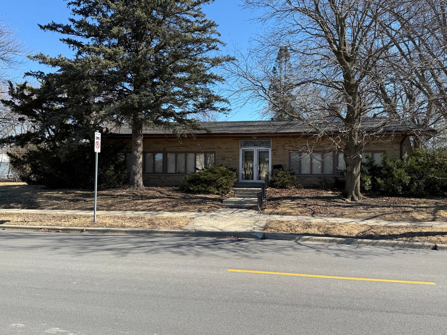 820 Russell Road — DeKalb, IL 60115