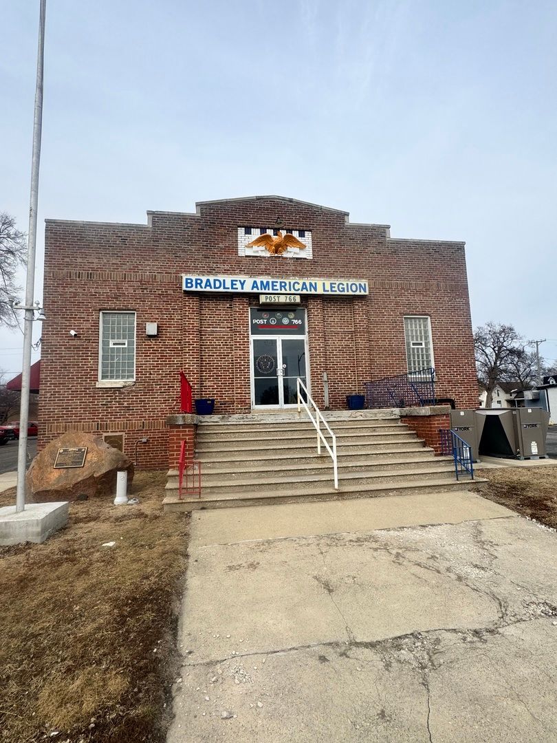 835 W Broadway Street — Bradley, IL 60915