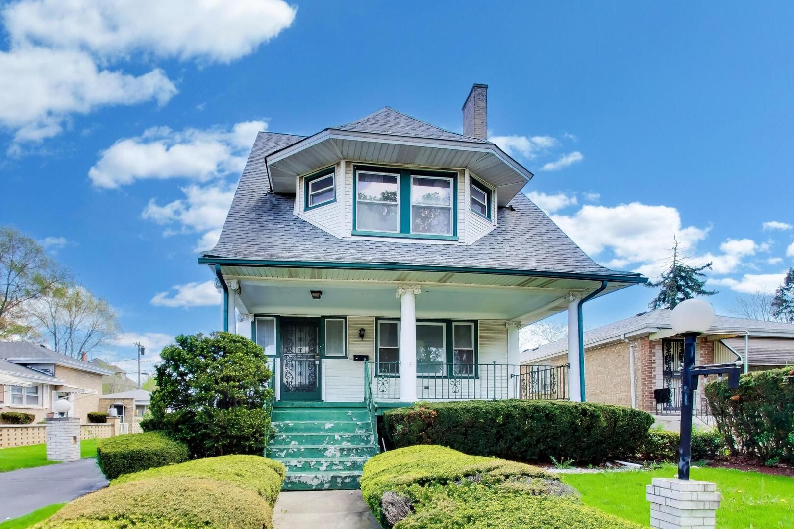 411 S 16th Avenue — Maywood, IL 60153