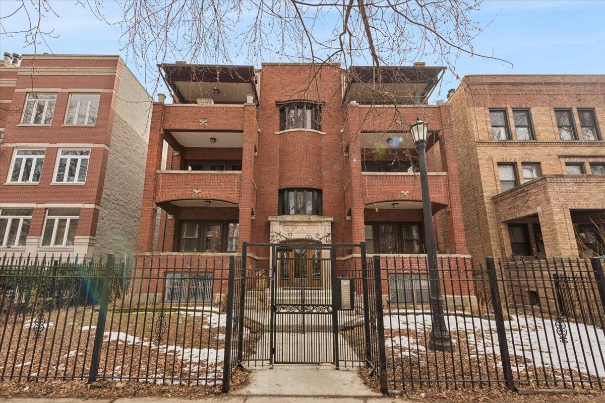 4635 Magnolia Avenue, Chicago, IL 60640