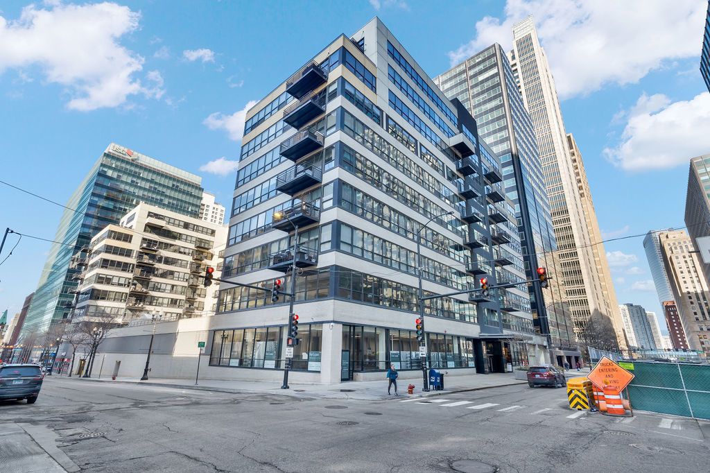 130 S Canal Street #401 — Chicago, IL 60606