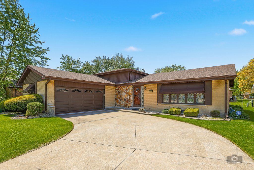 308 S Hickory Street — Glenwood, IL 60425