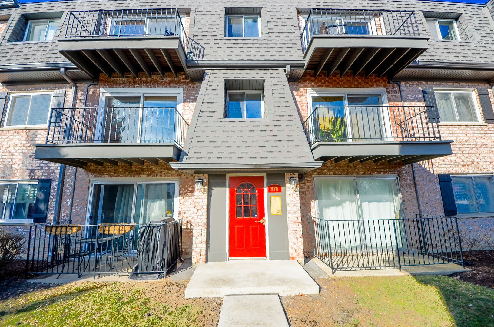 876 S Plum Grove Road #208 — Palatine, IL 60067