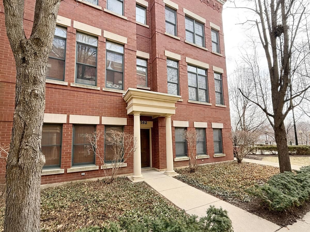 162 Festival Court, Elgin, IL 60120