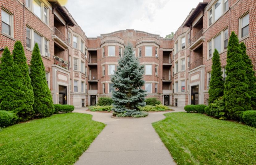 431 E Oakwood Boulevard #21 — Chicago, IL 60653