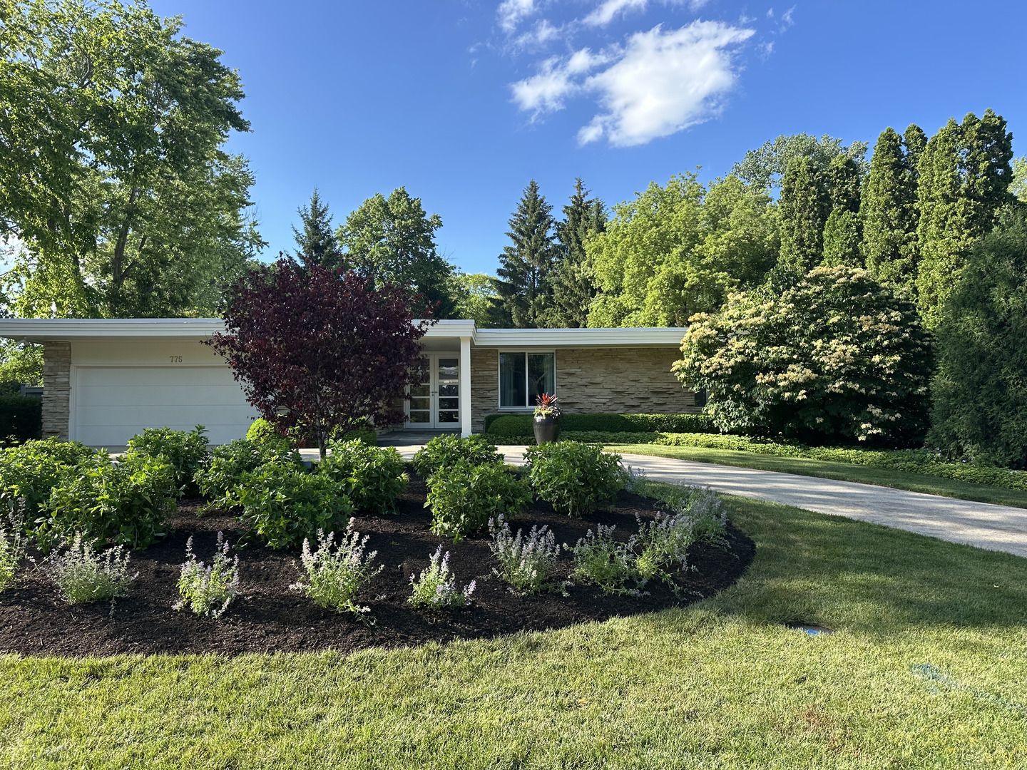 775 Stonegate Drive — Highland Park, IL 60035