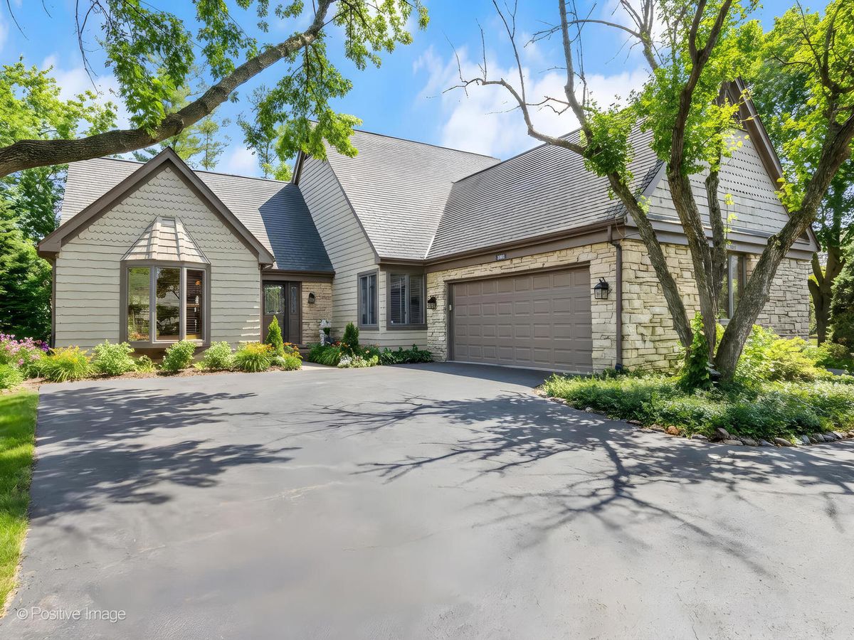 1001 Woodrush Court, Darien, IL 60561