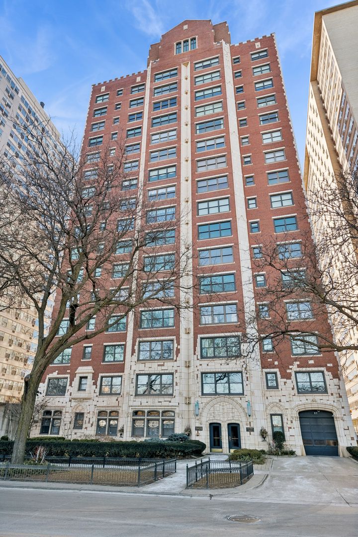 3920 N Lake Shore Drive #12S — Chicago, IL 60613