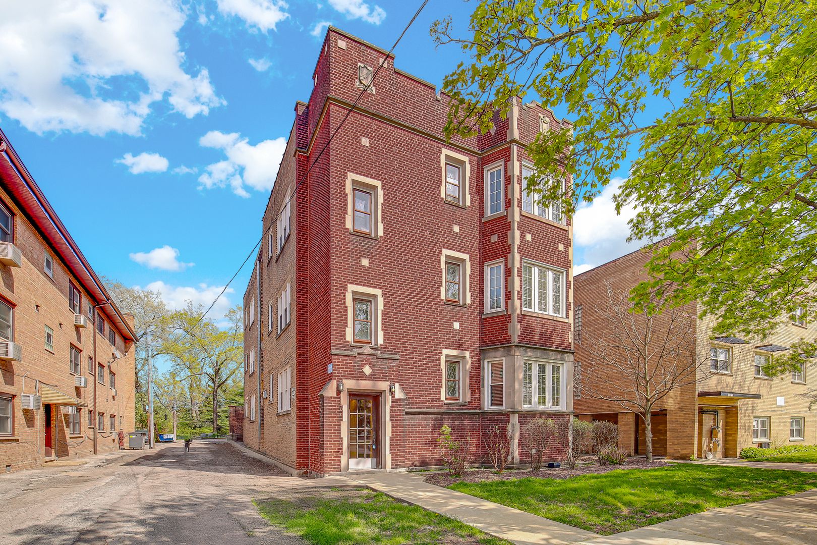 10433 S Hale Avenue #1A — Chicago, IL 60643
