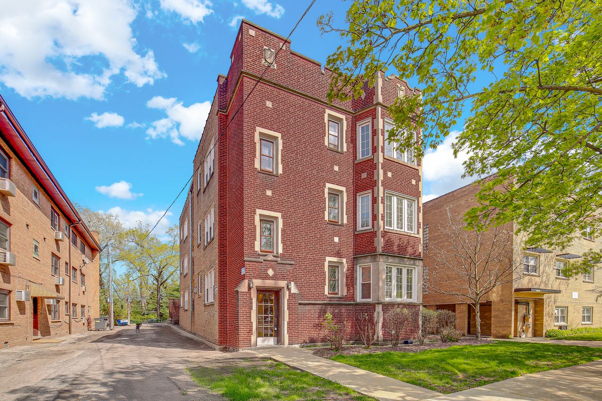 10433 Hale Avenue, Chicago, IL 60643