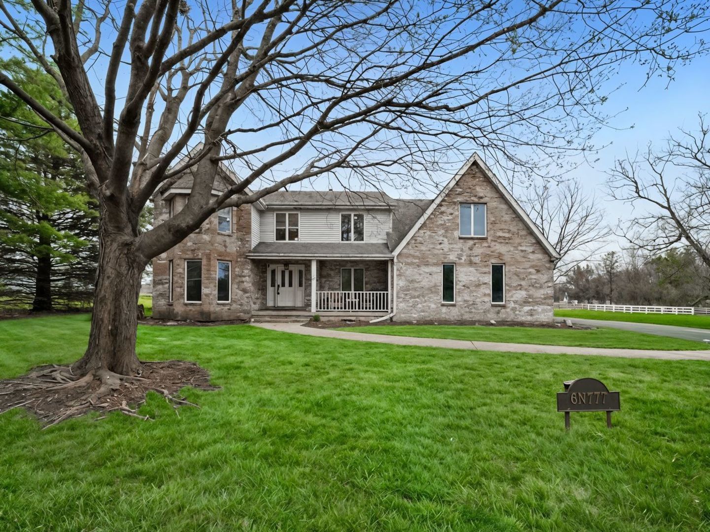 6N777 Palomino Drive — St. Charles, IL 60175