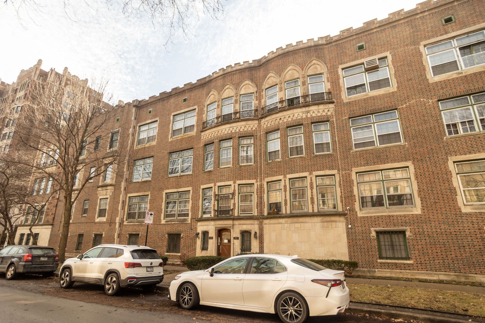 2321 E 69TH Street #2 — Chicago, IL 60649