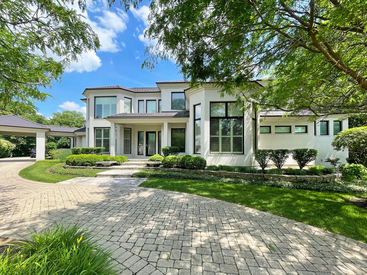1807 Midwest Club Parkway — Oak Brook, IL 60523