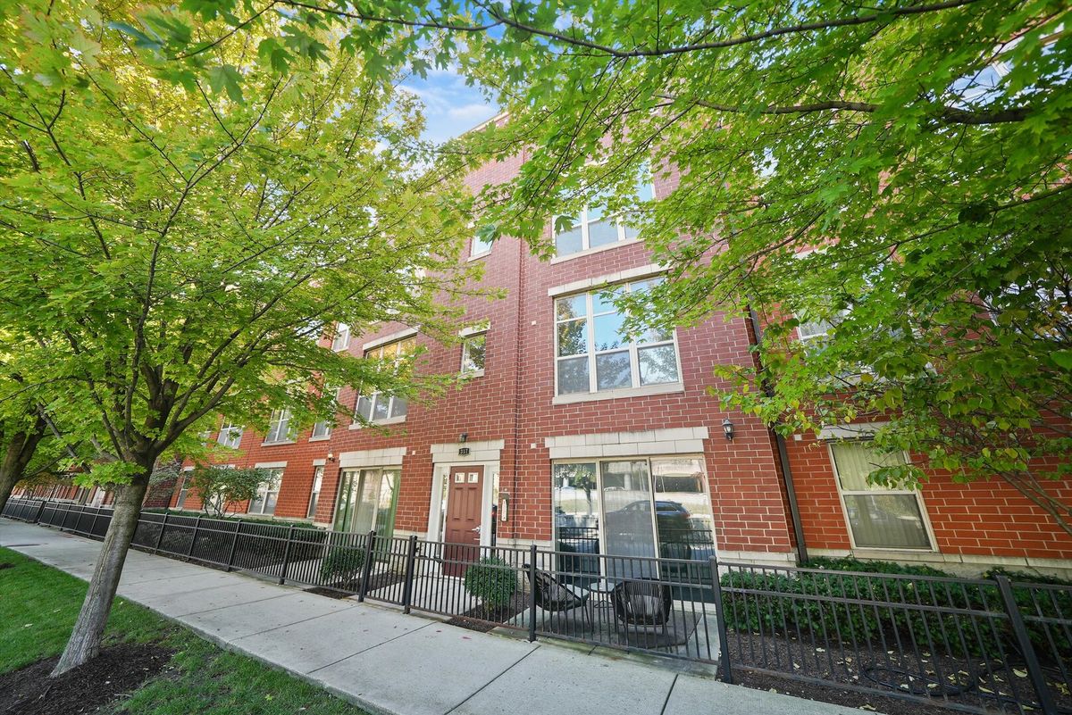 317 25th Street, Chicago, IL 60616