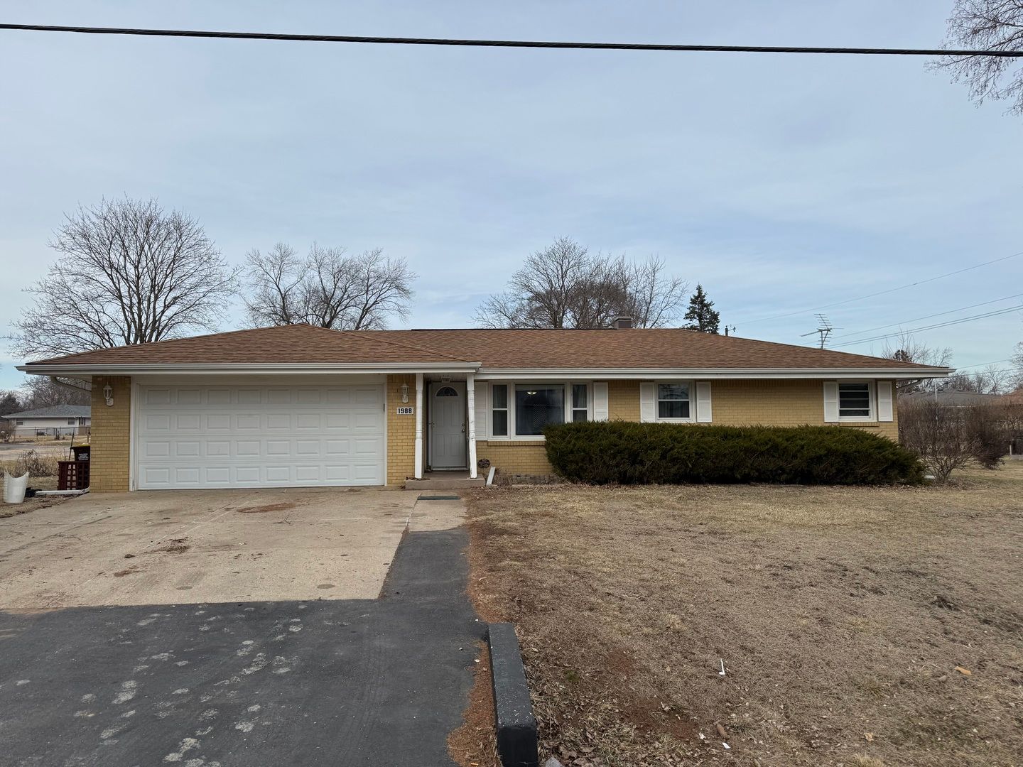 1988 S Bend Road — Rockford, IL 61109