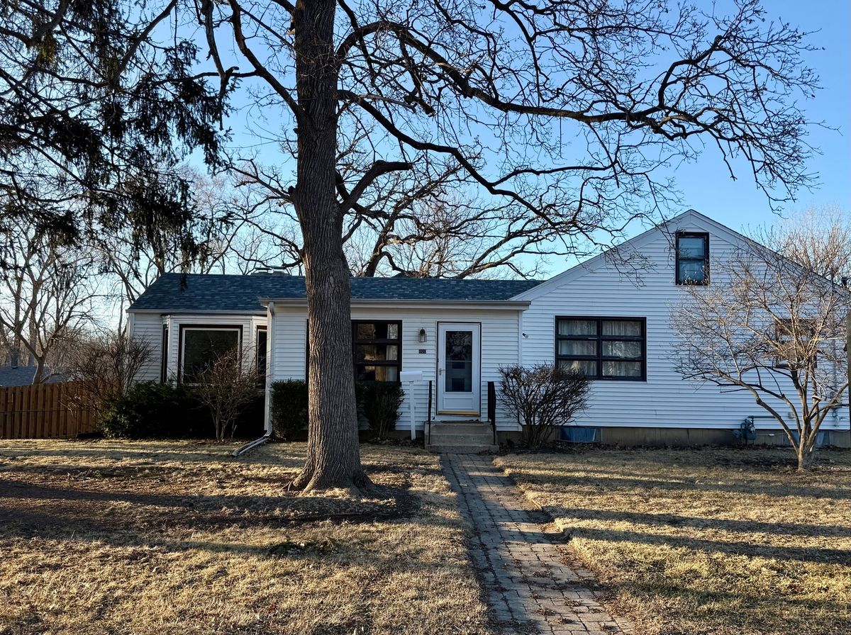 100 Ash Street, Lake Zurich, IL 60047