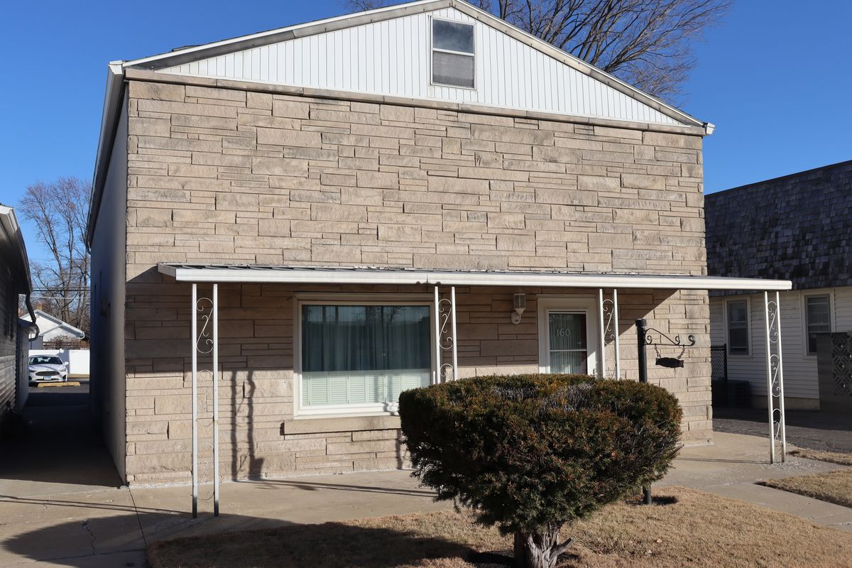 160 Kennedy Drive, Bradley, IL 60915