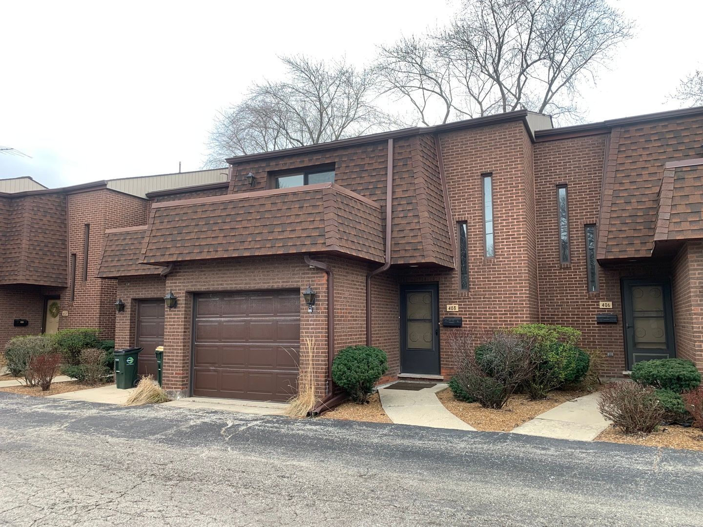 408 S Dee Road — Park Ridge, IL 60068