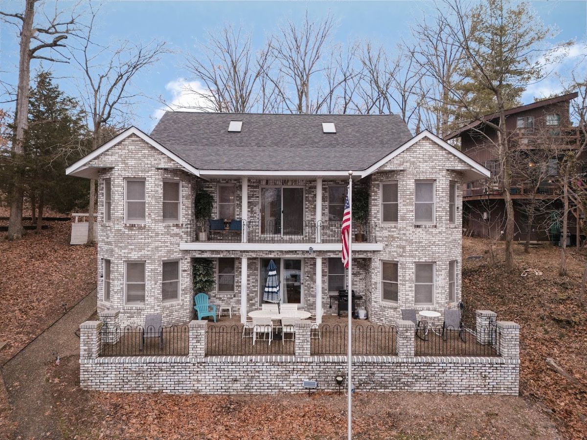 175 Oak Circle, Goreville, IL 62939