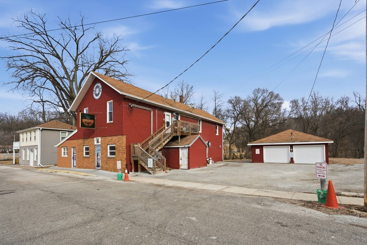 110 E 22ND Avenue, Coal Valley, IL 61240