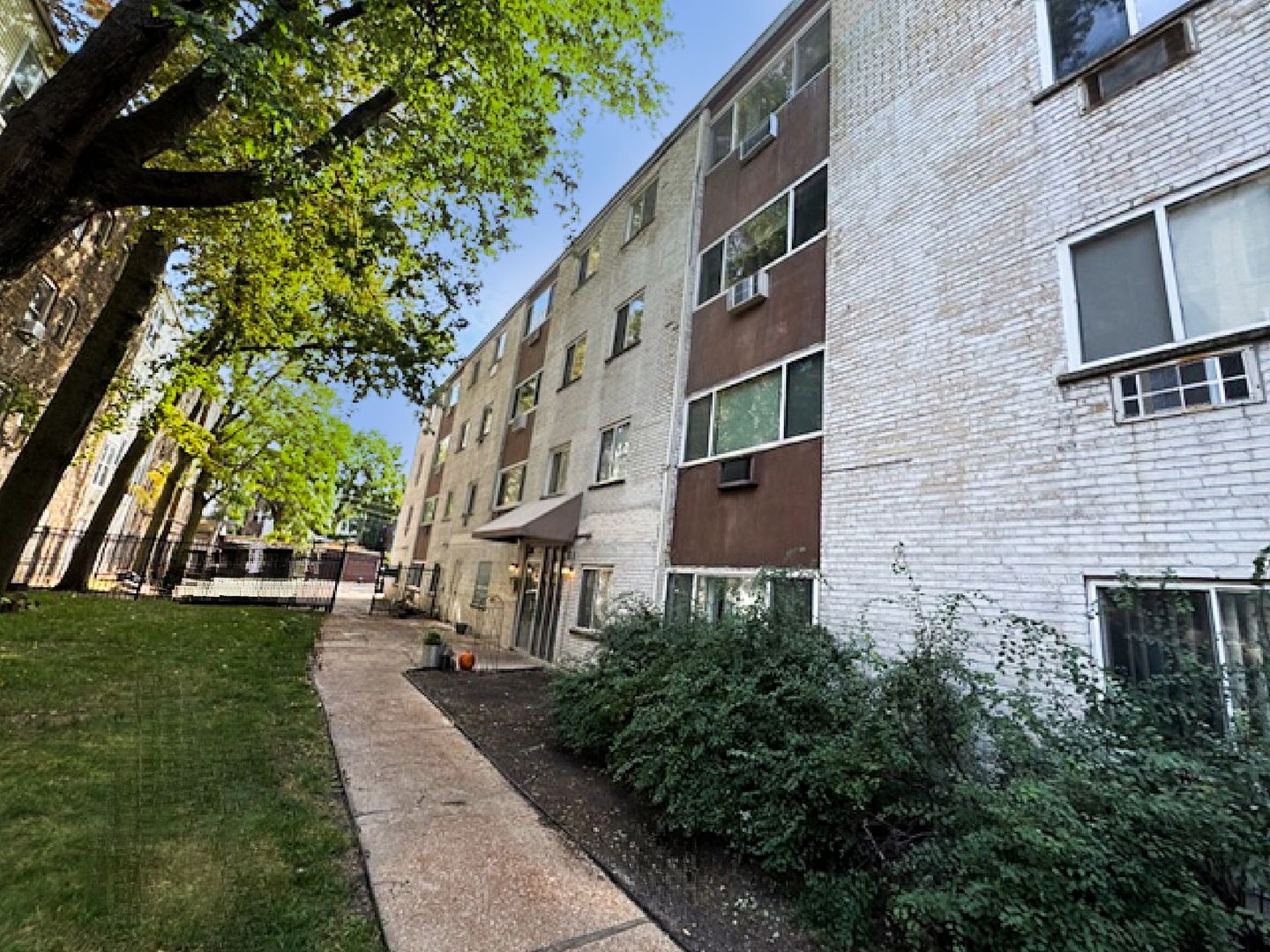 1441 W Farwell Avenue #4E — Chicago, IL 60626