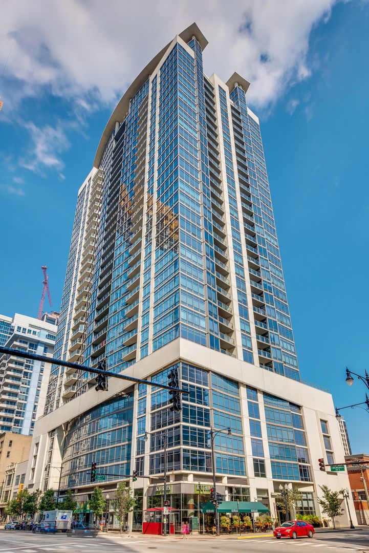 100 14th Street, Chicago, IL 60605