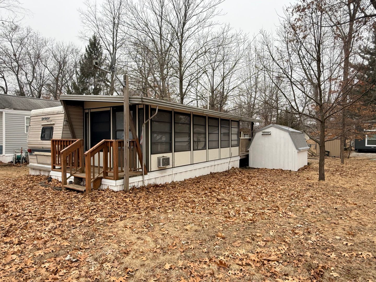 8-21/22 Woodhaven Lakes — Sublette, IL 61367