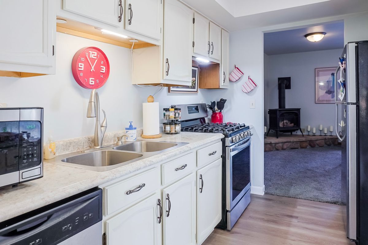 2590 Brookwood Drive, Crown Point, IN 46307